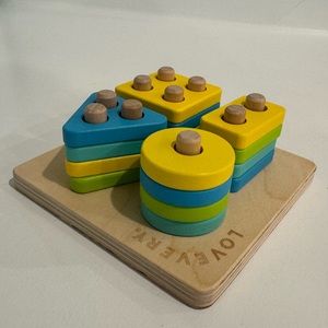 Lovevery Sort and Stack Peg Puzzle